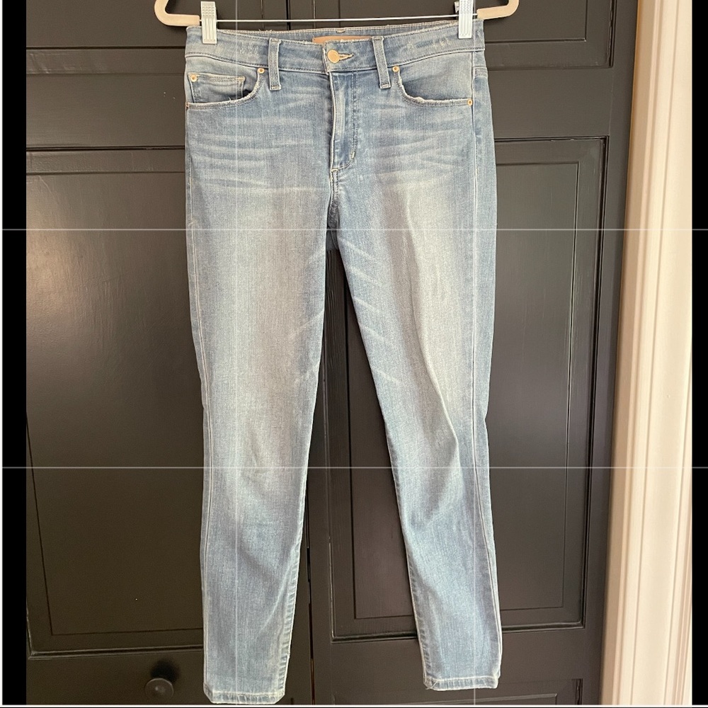 Joe’s Light Washed Skinny jeans